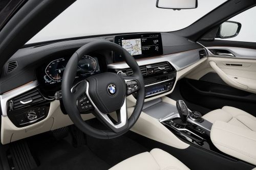 BMW 5 SERIES DIESEL TOURING 520d MHT M Sport 5dr Step Auto [Pro Pack] view 7